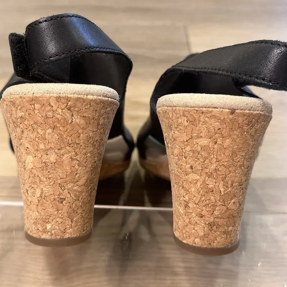 Clarks Women's 9.5 Lafley Joy Black Leather Wedges Comfort Sandals EUC